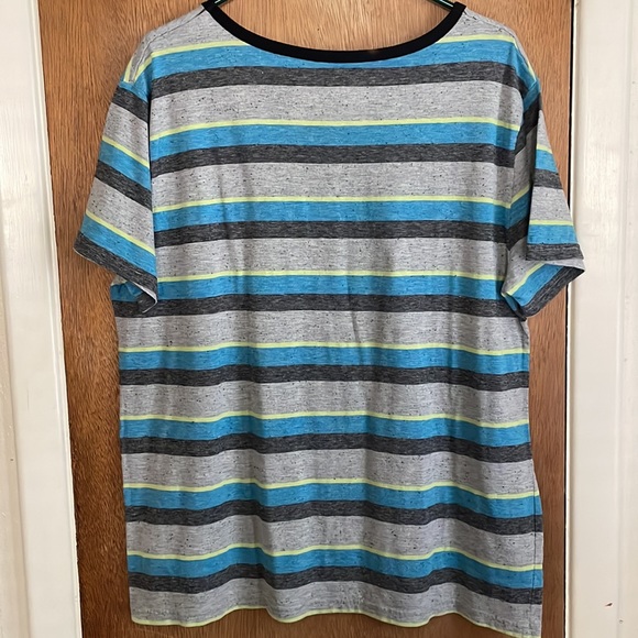 OT Revolution Sz XL Tee Shirt Short V Neckline - Picture 2 of 4